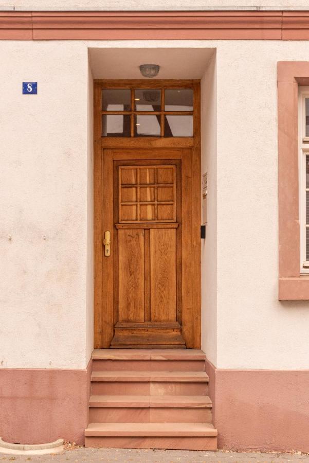 Appartamento Designer Unterkunft In 15. Jahrhundert Altbau 75 M² Fuer Max. 4 Personen Eltville am Rhein Esterno foto