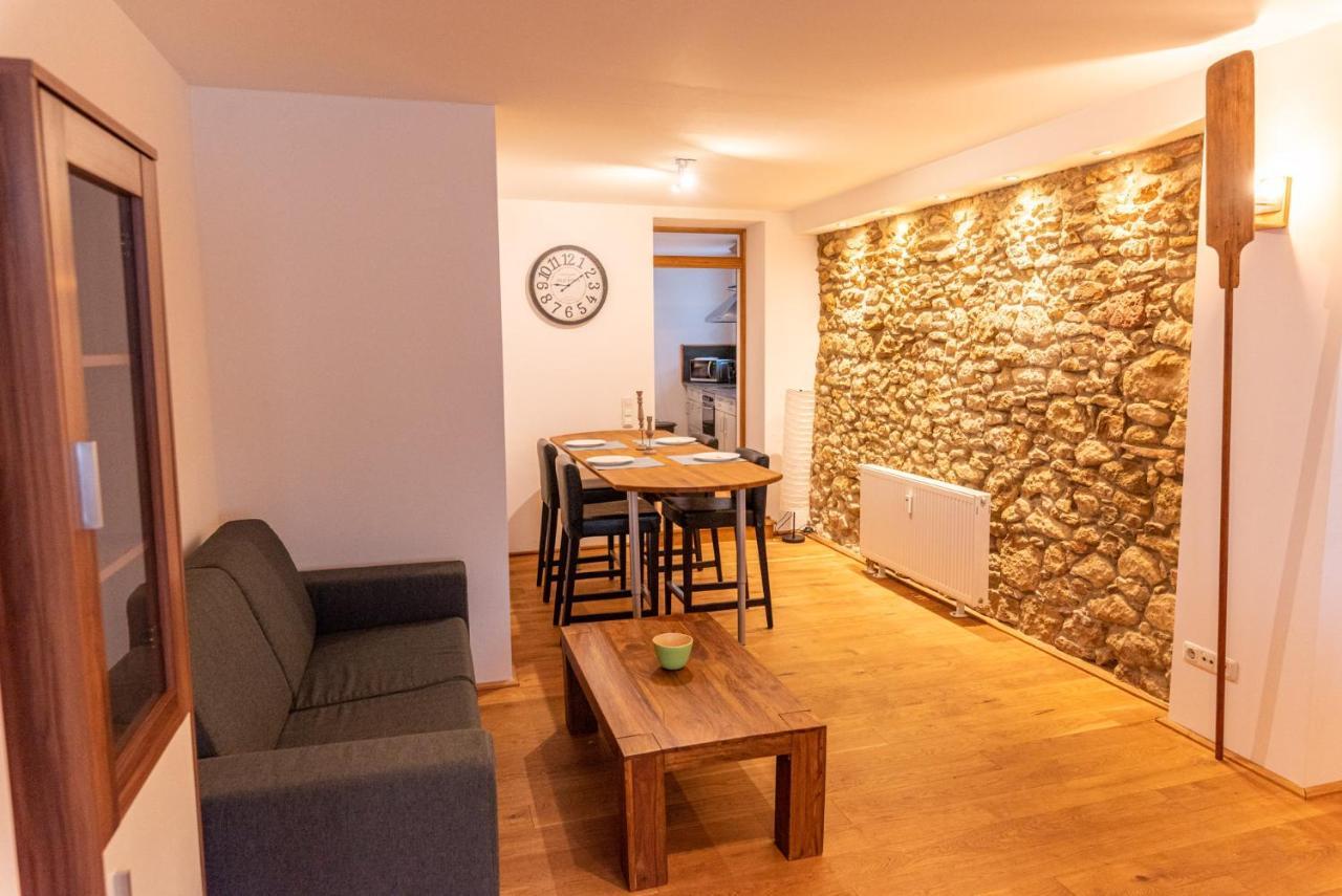 Appartamento Designer Unterkunft In 15. Jahrhundert Altbau 75 M² Fuer Max. 4 Personen Eltville am Rhein Esterno foto