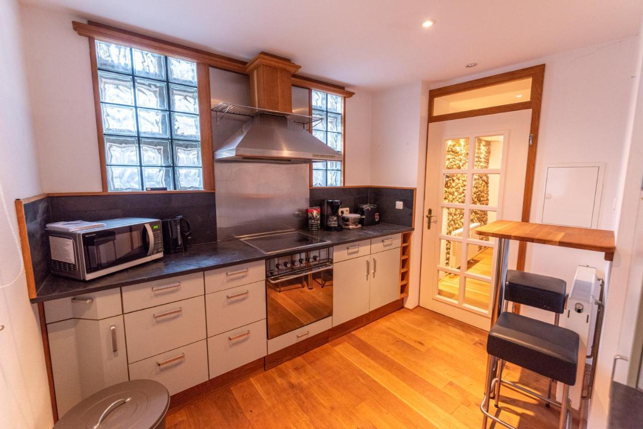 Appartamento Designer Unterkunft In 15. Jahrhundert Altbau 75 M² Fuer Max. 4 Personen Eltville am Rhein Esterno foto