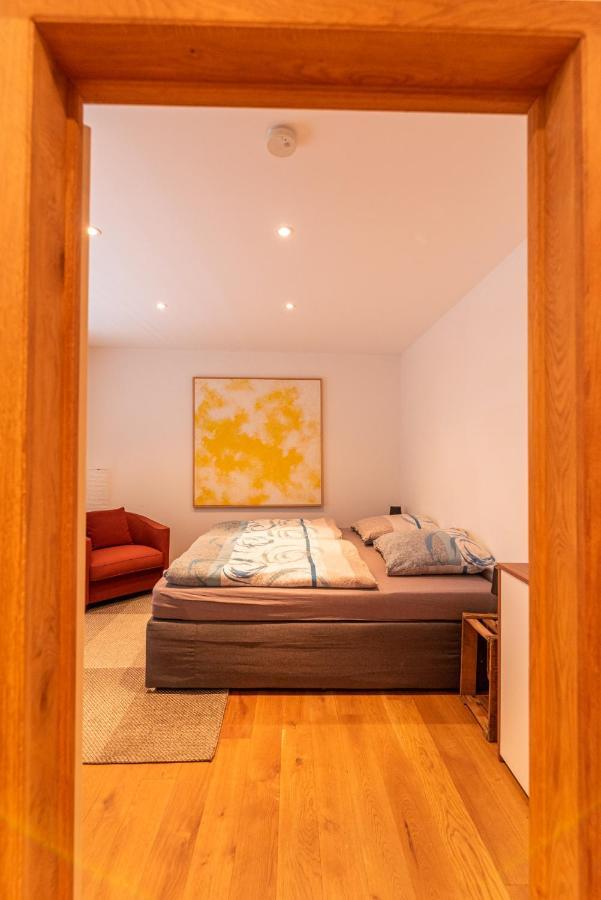 Appartamento Designer Unterkunft In 15. Jahrhundert Altbau 75 M² Fuer Max. 4 Personen Eltville am Rhein Esterno foto