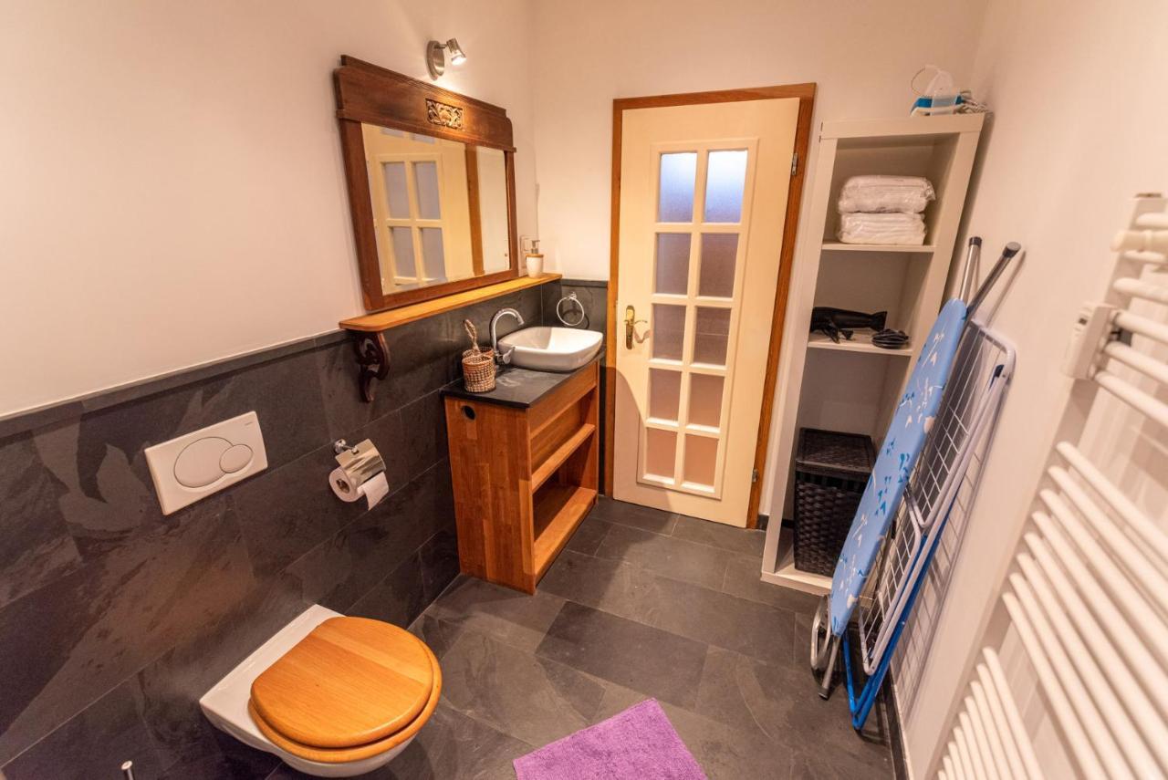 Appartamento Designer Unterkunft In 15. Jahrhundert Altbau 75 M² Fuer Max. 4 Personen Eltville am Rhein Esterno foto