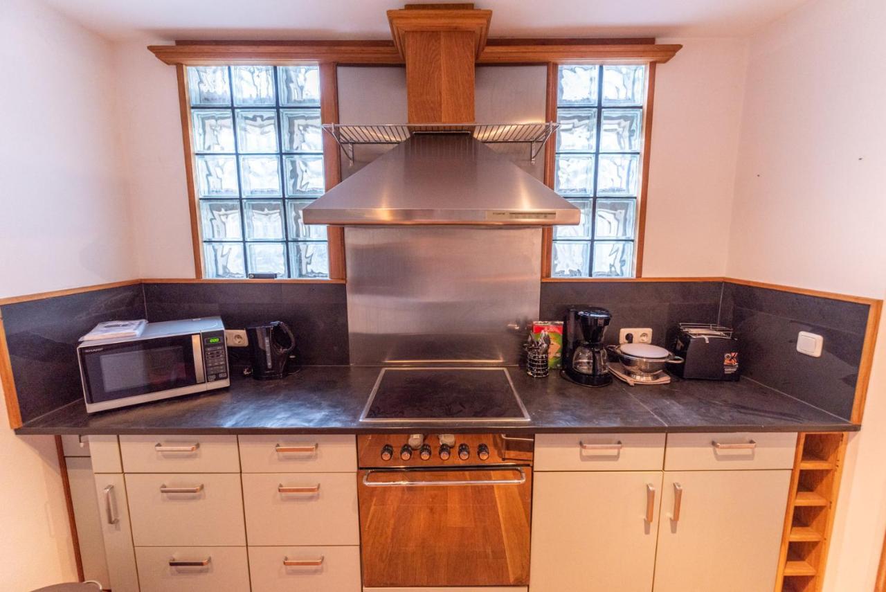 Appartamento Designer Unterkunft In 15. Jahrhundert Altbau 75 M² Fuer Max. 4 Personen Eltville am Rhein Esterno foto