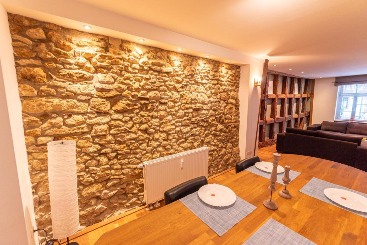 Appartamento Designer Unterkunft In 15. Jahrhundert Altbau 75 M² Fuer Max. 4 Personen Eltville am Rhein Esterno foto