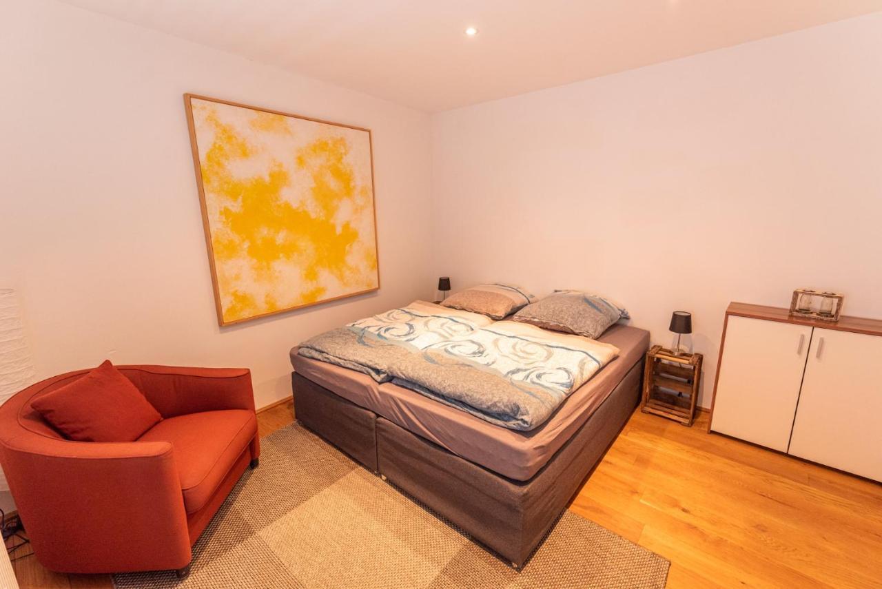 Appartamento Designer Unterkunft In 15. Jahrhundert Altbau 75 M² Fuer Max. 4 Personen Eltville am Rhein Esterno foto
