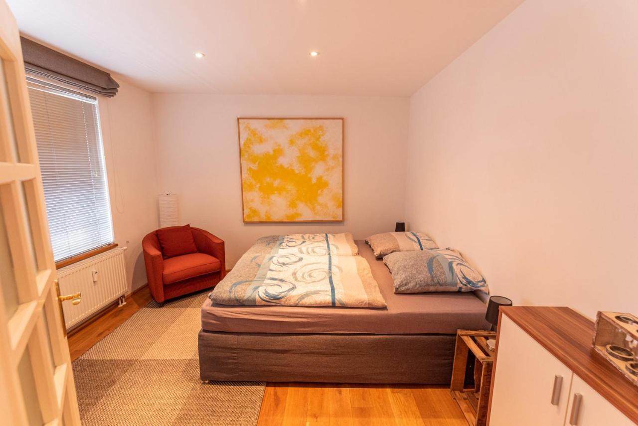 Appartamento Designer Unterkunft In 15. Jahrhundert Altbau 75 M² Fuer Max. 4 Personen Eltville am Rhein Esterno foto