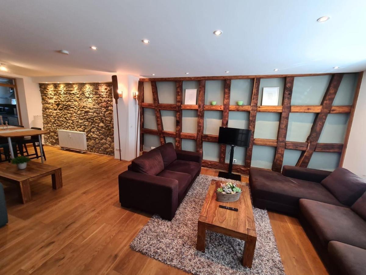 Appartamento Designer Unterkunft In 15. Jahrhundert Altbau 75 M² Fuer Max. 4 Personen Eltville am Rhein Esterno foto